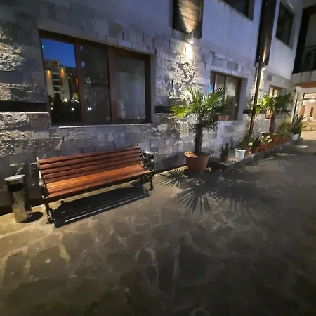 Апартамент апатаменти за гости Sunshine и Glory