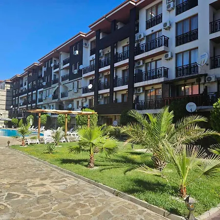 апатаменти за гости Sunshine и Glory アパート